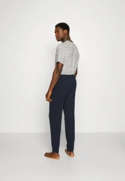 Pier One 2 PACK - Nachtwäsche Hose - Dark Blue/mottled Light Grey -Herrenbekleidungsgeschäft 058df6f0d3f34a2aaf1cb22da08558a8