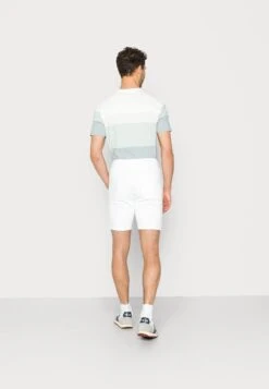 Pier One 2 PACK - Shorts - Black/white -Herrenbekleidungsgeschäft 1fcb6130c71647a5aaaa98a03da3880f