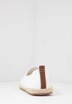 Pier One RENA ESPADRILLE UNISEX - Espadrille - White -Herrenbekleidungsgeschäft 4f1c7dae0cbb47efaca02a71fb79d125