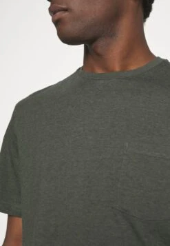 Pier One Nachtwäsche Set - Black/khaki 11 Pier One Nachtwäsche Set - Black/khaki -Herrenbekleidungsgeschäft 598c5af7df284a32839c70f6d4a77e84