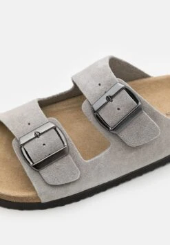 Pier One LEATHER UNISEX - Pantolette Flach - Grey 13 Pier One LEATHER UNISEX - Pantolette Flach - Grey -Herrenbekleidungsgeschäft 6b071714d1514b7cbade5fbfdf5bc6fc