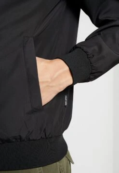 Pier One Bomberjacke - Black -Herrenbekleidungsgeschäft 785de7e873654e248854c6583672cfa7