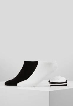 Pier One 7 PACK - Socken - White/black -Herrenbekleidungsgeschäft 7b35e8e4314f48dd8e64f79f3657878f 1