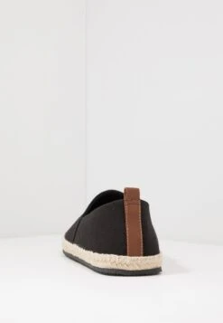 Pier One RENA ESPADRILLE UNISEX - Espadrille - Black -Herrenbekleidungsgeschäft 7feacd16e0f641c0a3bc1ce06bef0121