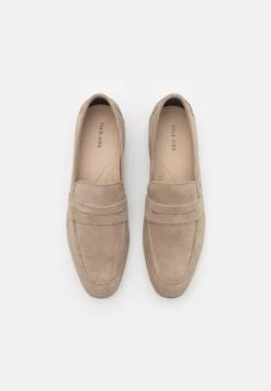 Pier One LEATHER - Slipper - Beige -Herrenbekleidungsgeschäft 84f2945ad6494bcca476e84f32b06a35