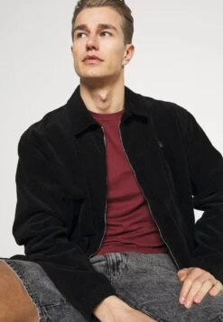 Pier One T-Shirt Basic - Brown/white/black 13 Pier One T-Shirt Basic - Brown/white/black -Herrenbekleidungsgeschäft 8c7ca28aba444f0ca09b550c10abc589