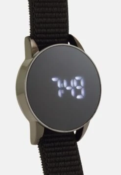 Pier One Digitaluhr - Black -Herrenbekleidungsgeschäft 91a3416d7d044fd4b60c1ebc2246a5ec