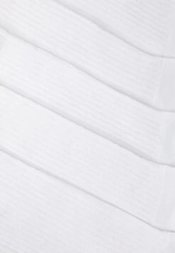 Pier One 5 PACK - Socken - White -Herrenbekleidungsgeschäft a0143f692a984e3cb6a18f509c5b76fd