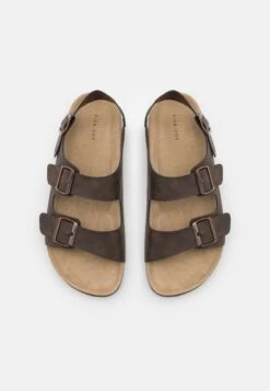 Pier One UNISEX - Riemensandalette - Dark Brown -Herrenbekleidungsgeschäft a689817c07e34f47aa63a98de89f094a