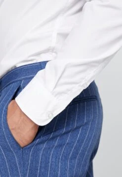 Pier One 2 PACK - Businesshemd - White -Herrenbekleidungsgeschäft aac9d6ccd1dd4835ae790e1e3552ae2c