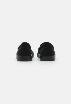 Pier One UNISEX - Slipper - Black -Herrenbekleidungsgeschäft b3086ad5a87545b591af413b2e38fb22