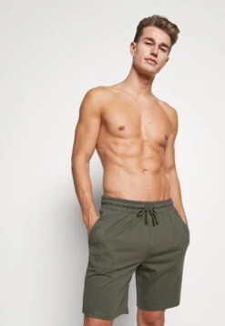 Featured Products -Herrenbekleidungsgeschäft b42a39293c9047459fe3df759f2692e2