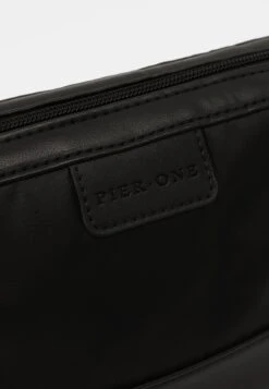 Pier One Kosmetiktasche - 802 - Black -Herrenbekleidungsgeschäft cf12d478a183443c857f16359a1e1e13