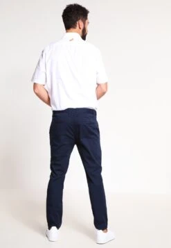 Pier One SLIM FIT CHINO - Chino - Dark Blue -Herrenbekleidungsgeschäft d781d37eda76425a93e9a0a3b37f56fe