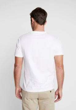 Pier One 3 PACK - T-Shirt Basic - White -Herrenbekleidungsgeschäft dd9b35a7ff65475f8768ff00fea41e9f
