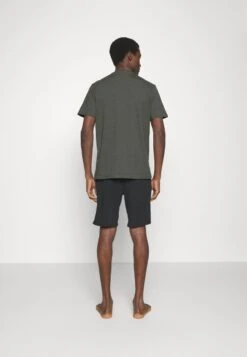 Pier One Nachtwäsche Set - Black/khaki 10 Pier One Nachtwäsche Set - Black/khaki -Herrenbekleidungsgeschäft dff8d64f5dae430fbf7661fdfb51e125