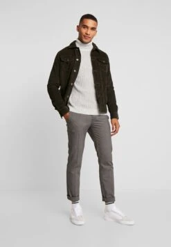 Featured Products -Herrenbekleidungsgeschäft f235db7263944de8a0e5e43098d35a90