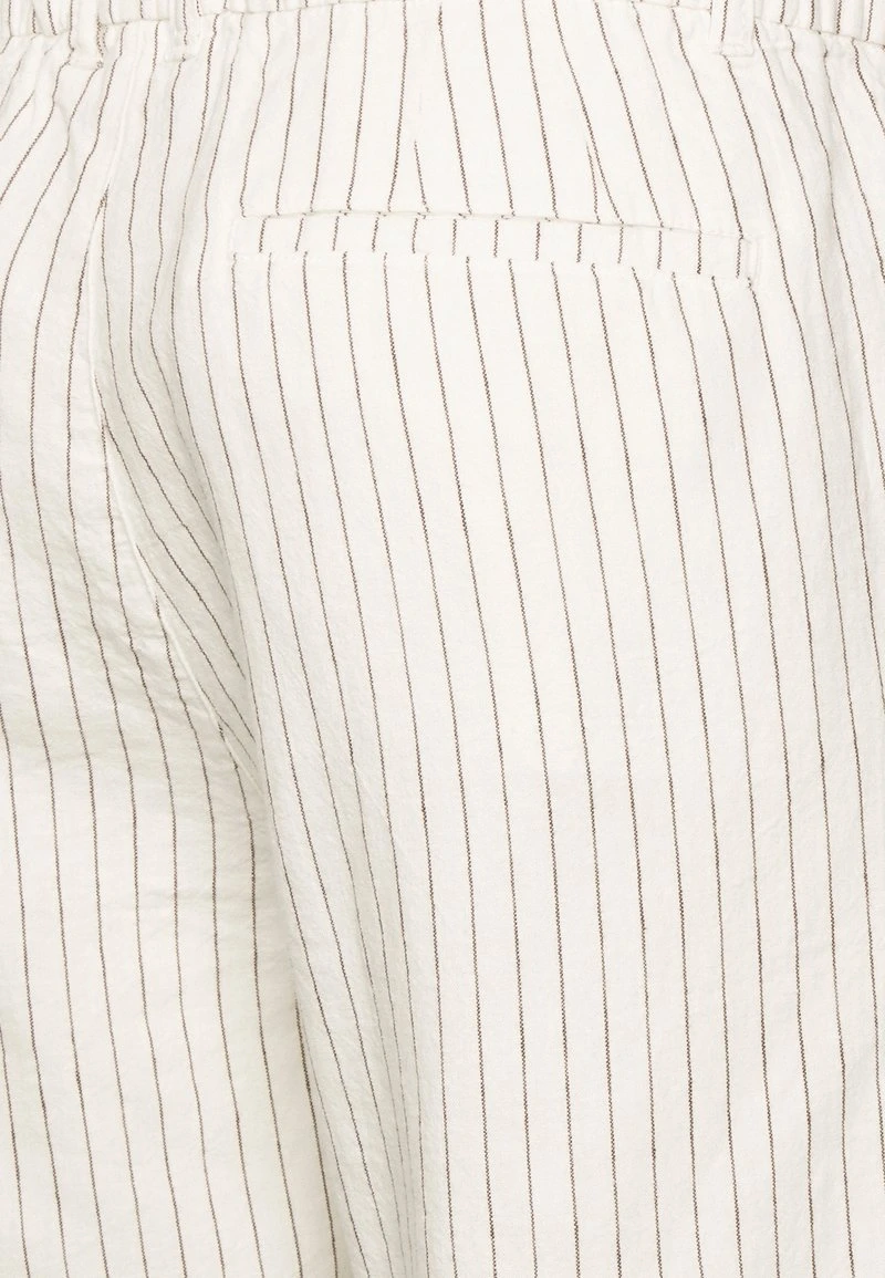 Pier One LINEN BLEND DRAWCORD SHORTS - Shorts - Off-white 5 Pier One LINEN BLEND DRAWCORD SHORTS - Shorts - Off-white – Bild 3