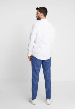 Pier One 2 PACK - Businesshemd - White -Herrenbekleidungsgeschäft fe3882eaf28b48838ea76cbb4b0ad904